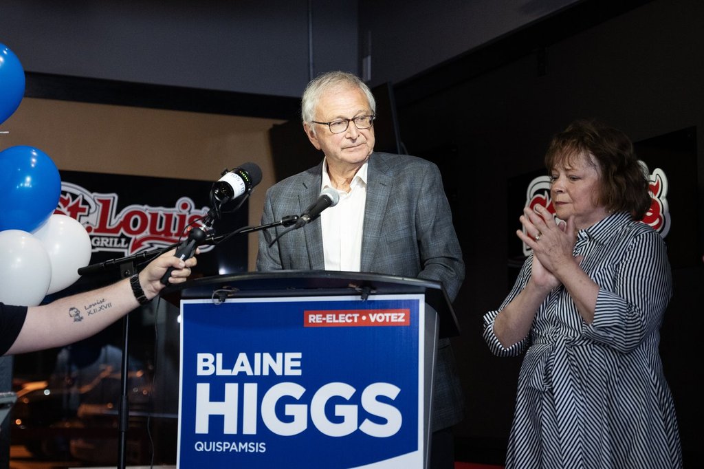 Дон Монахан официално се включи в надпреварата за лидер на