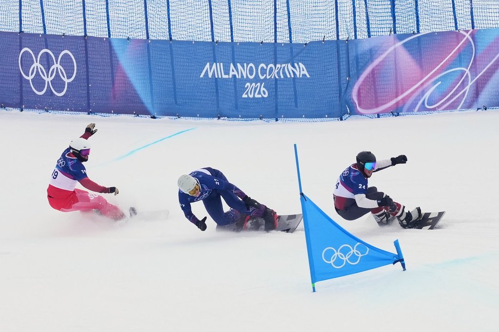 LIVIGNO – Канадецът Еван Бишон трябваше да смени дъските в