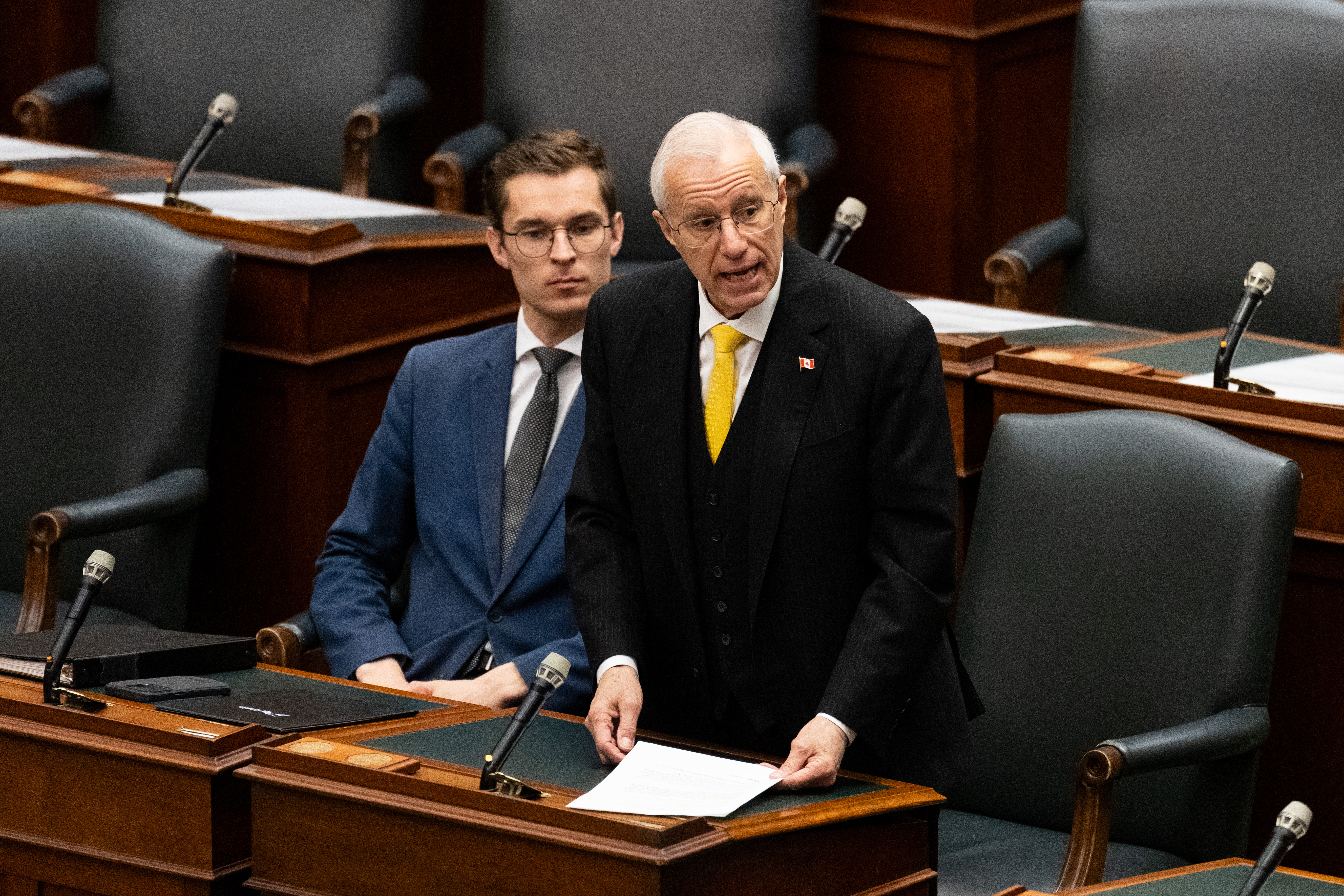 Онтарио настоява, че автомобилната стратегия „не се е променила“, тъй като компаниите спират и отлагат плановете си