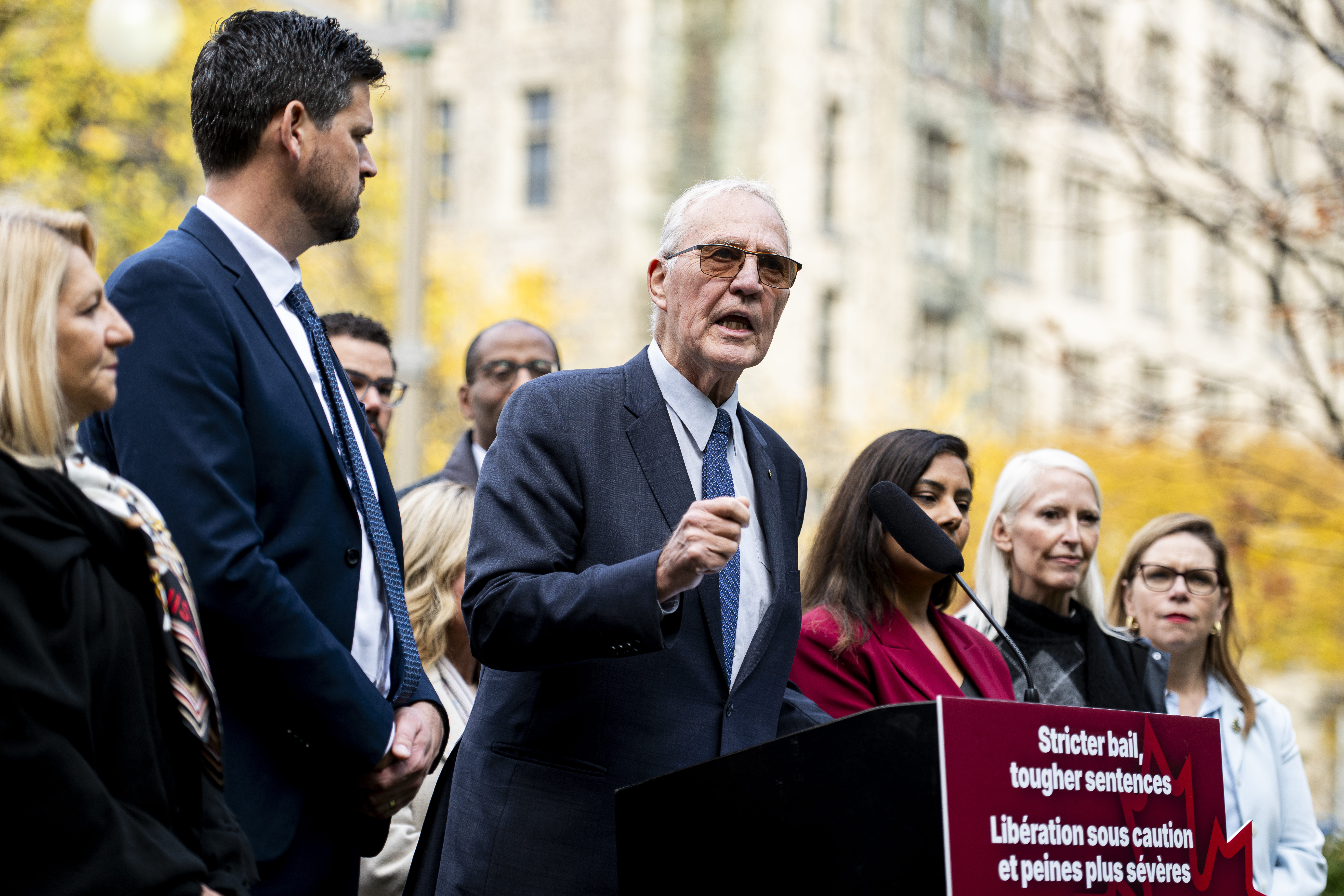 Бившият министър от либералния кабинет и бивш шеф на полицията