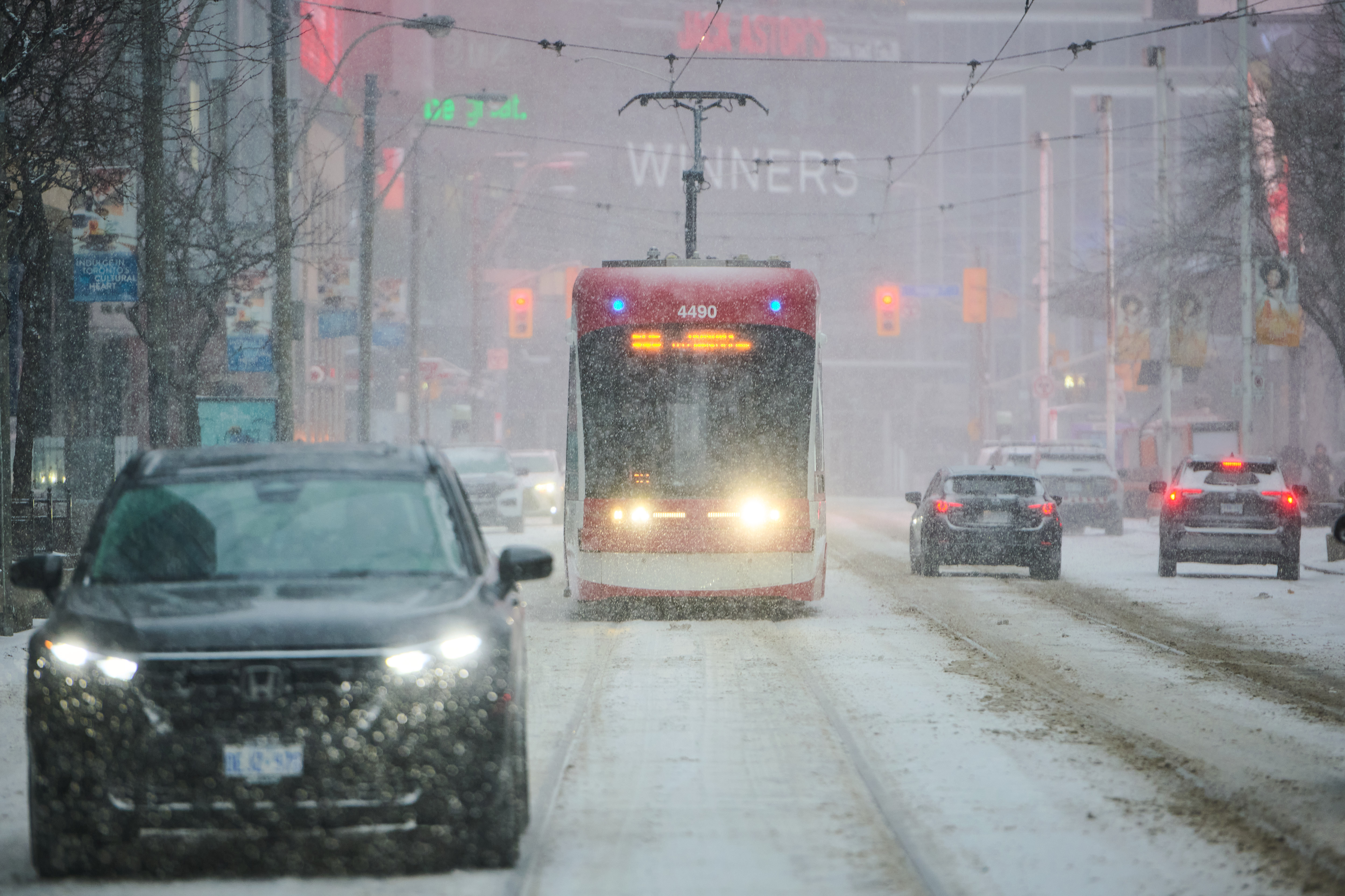 На Торонто беше обещан бърз транзит когато Finch West LRT