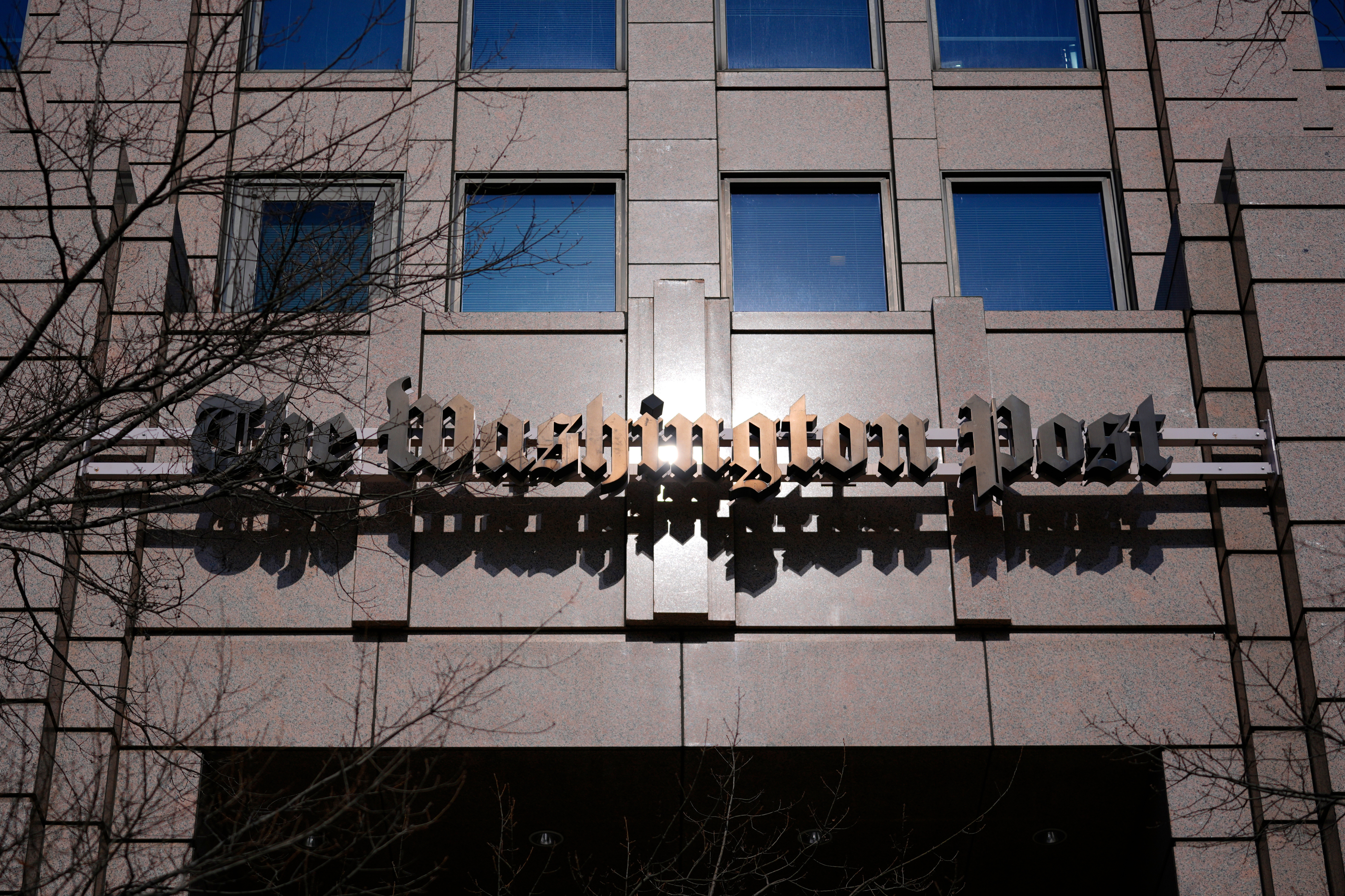 Съкращенията на Washington Post включват цяла Украйна, бюра в Близкия изток