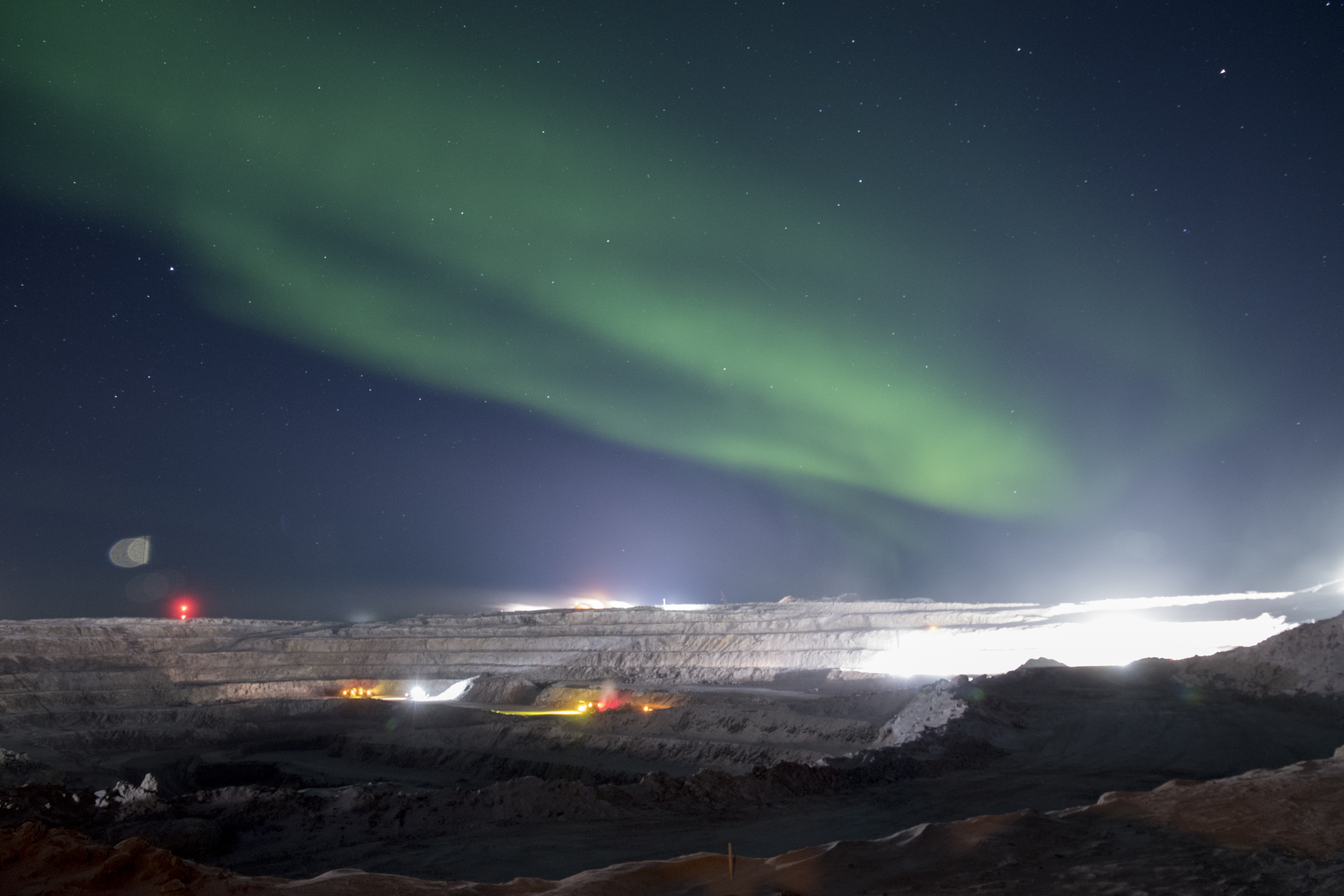Нестабилни цени на необработените диаманти, паузата в мината има N.W.T. обмисляне на необходимостта от разнообразяване на икономиката
