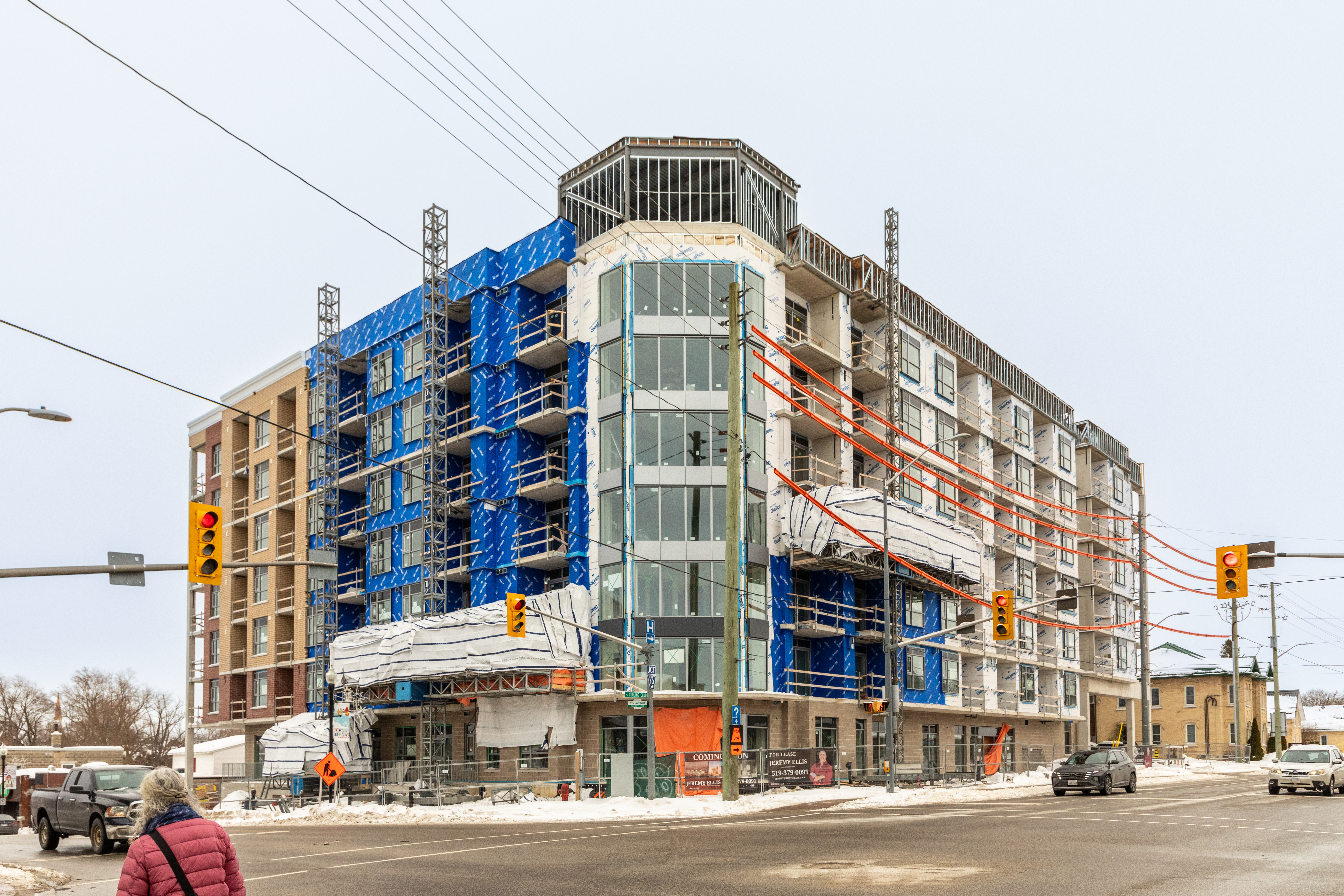 Онтарио най-накрая вижда увеличение на започнатите жилища след години на спад