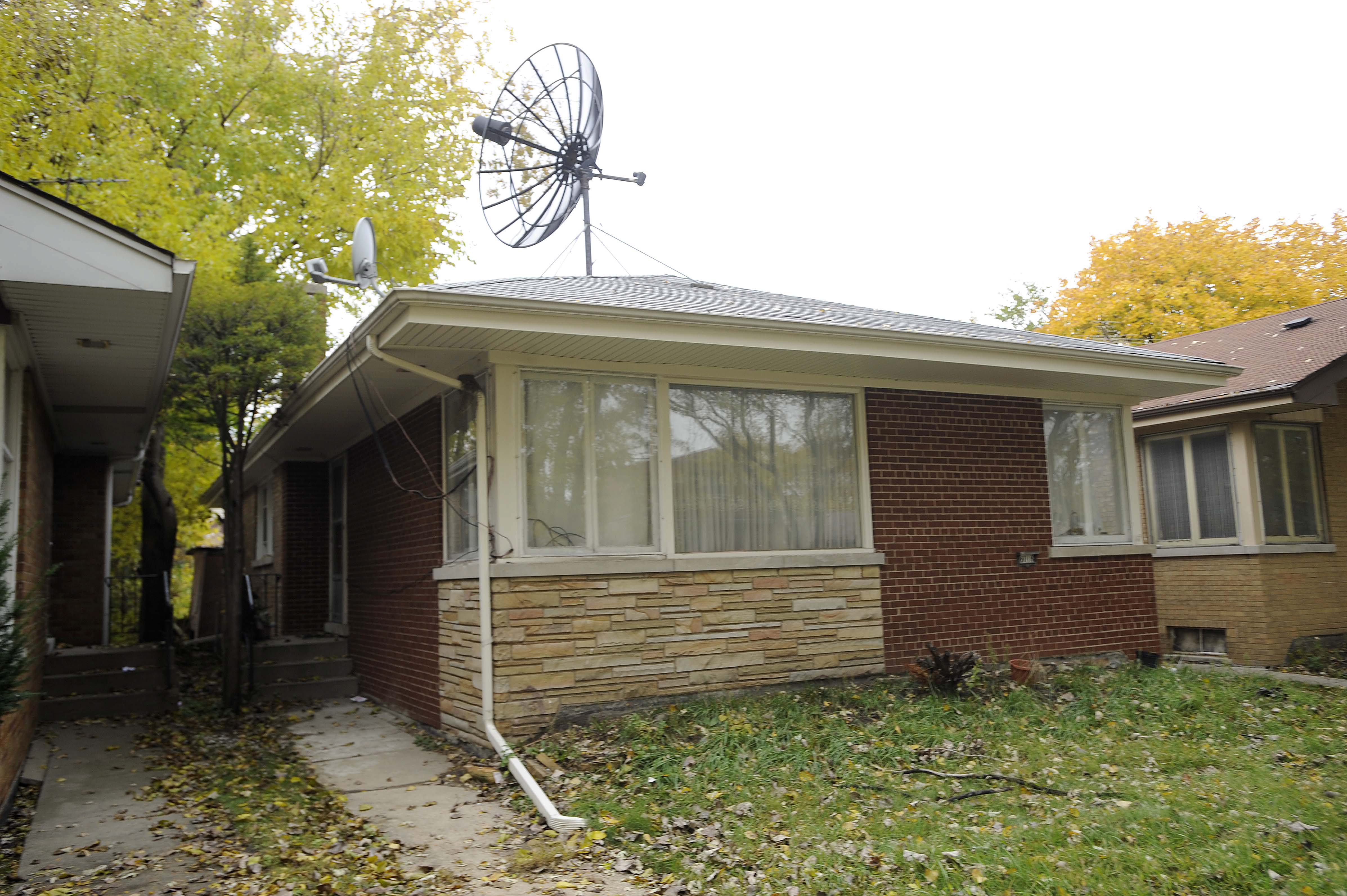 Tahawwur Rana Hussain obtained Canadian citizenship by claiming he lived in Ottawa when the RCMP alleged he was actually residing at this Chicago home. (AP Photo/Paul Beaty).