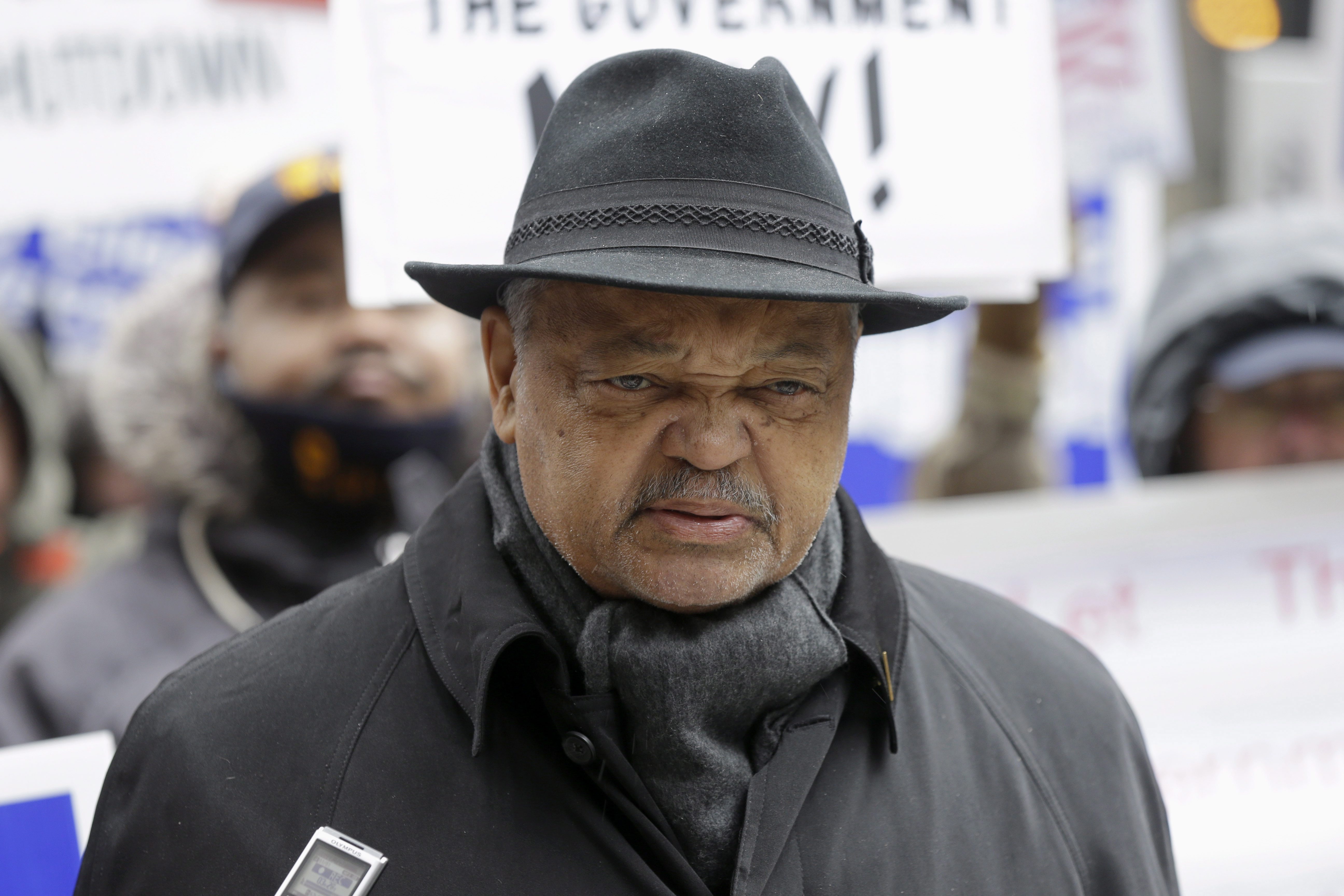 Преподобният Джеси Джаксън, лидер на гражданските права в САЩ, почина на 84
