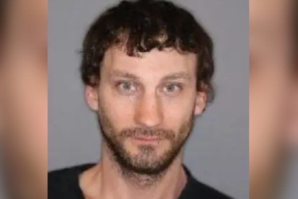 Kyle Hameluck, a Saskatoon man with 70 convictions of voyeurism, was arrested hours after being released from custody.