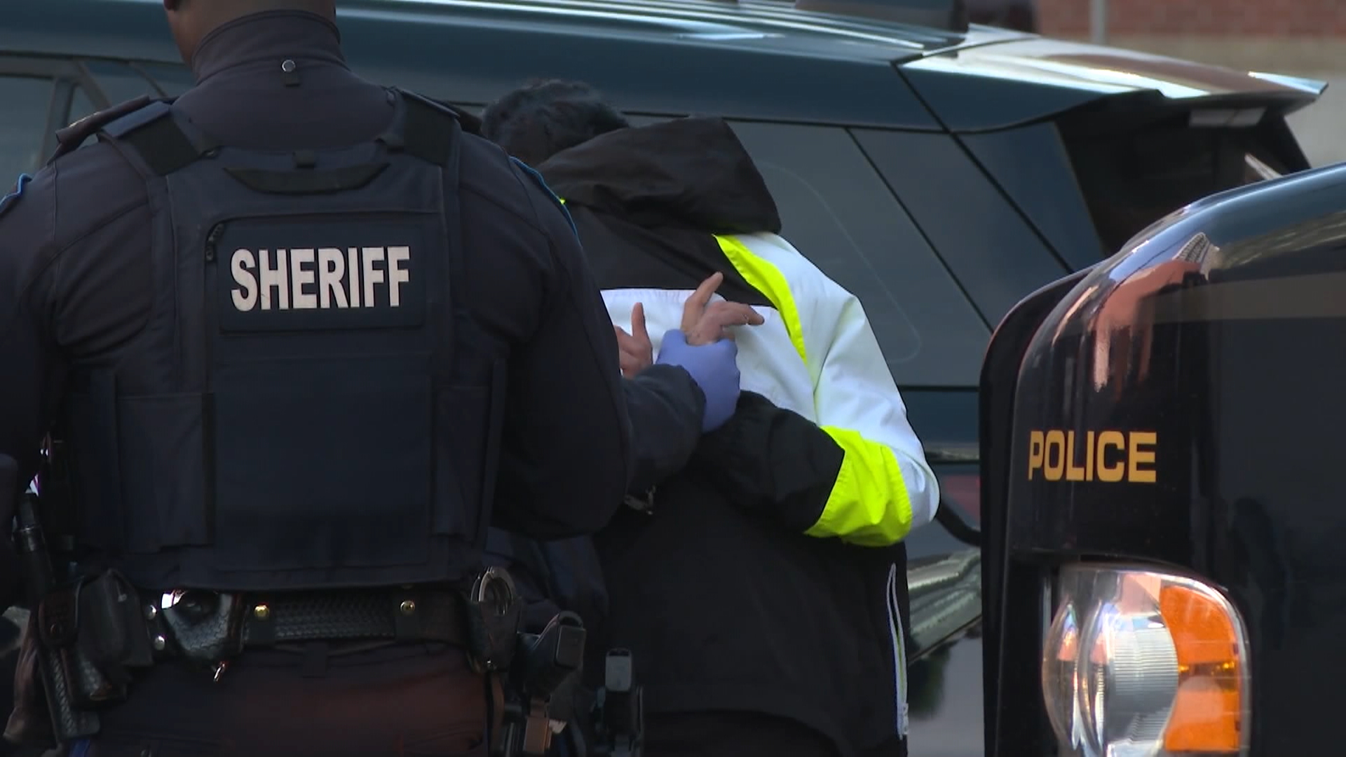 Полицията провежда кампания срещу социалните безредици в центъра на Калгари