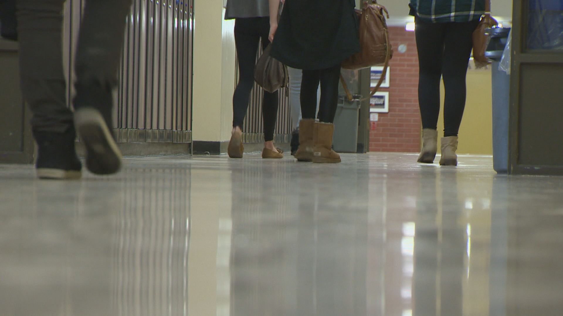 Министърът, Асоциацията на училищните съвети на Манитоба реагира на стрелбата в Тумблер Ридж