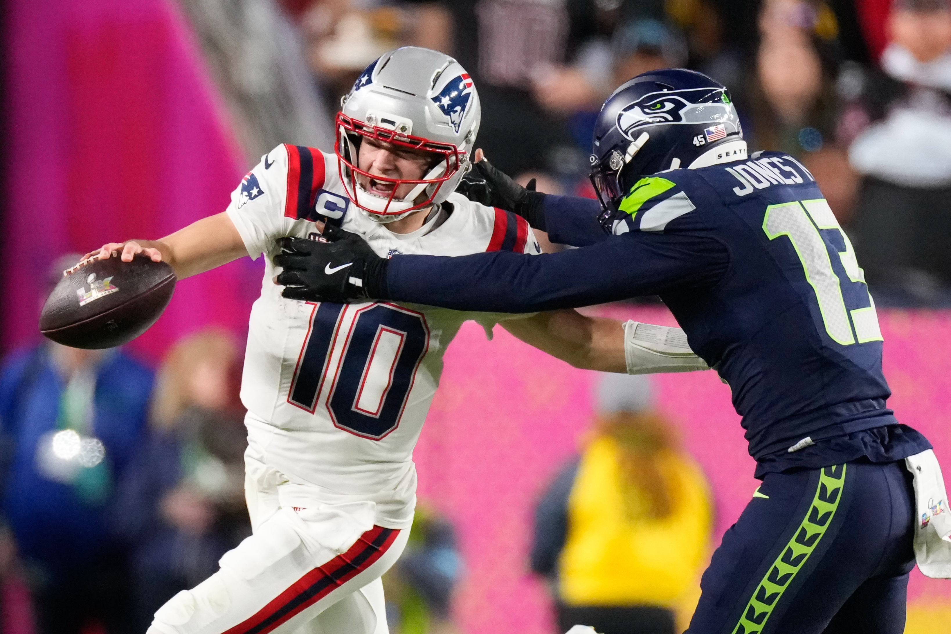 Защитата на Тъмната страна отведе Сам Дарнолд и Сиатъл Seahawks