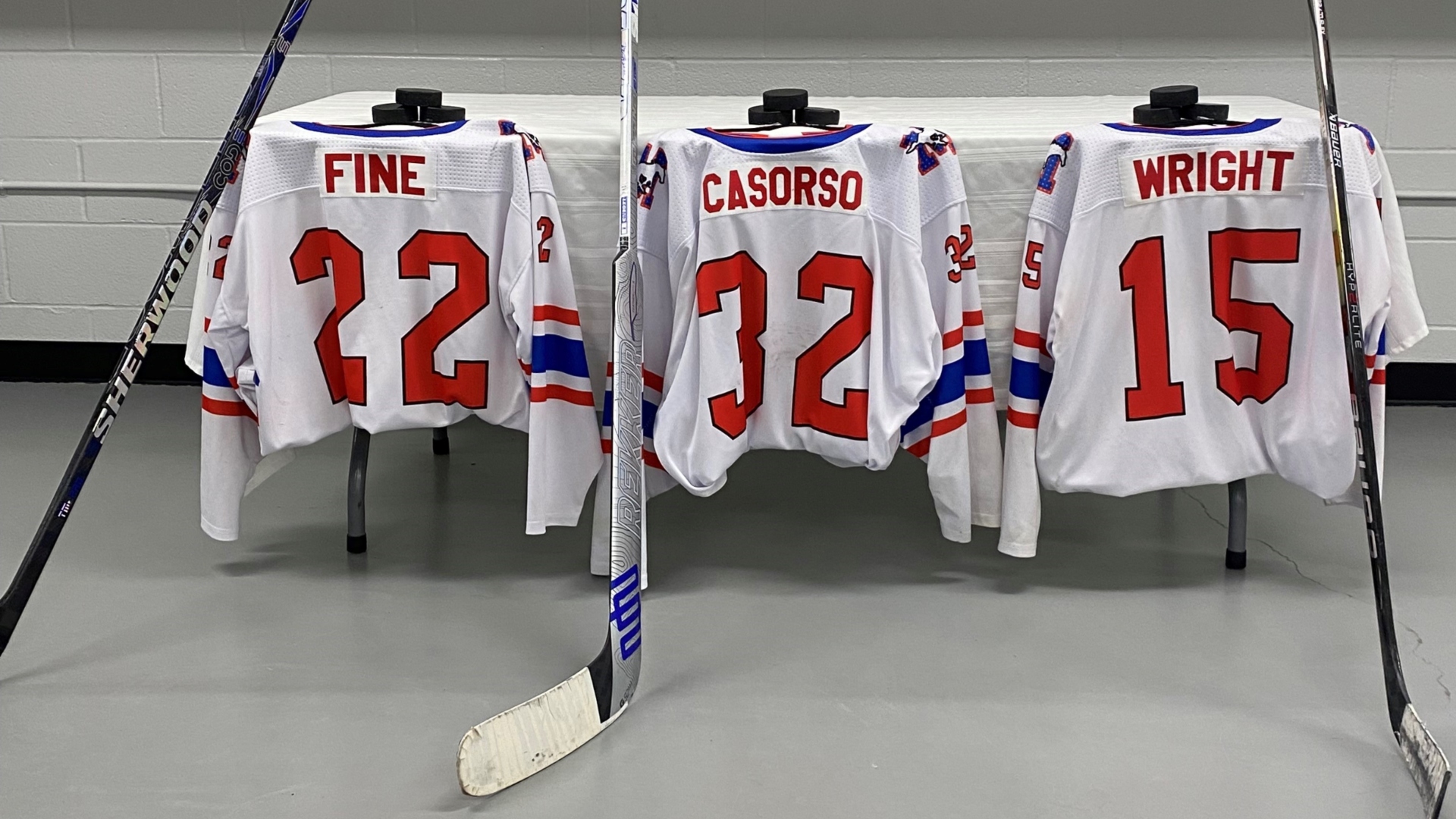 3 junior hockey players killed in collision south of Calgary