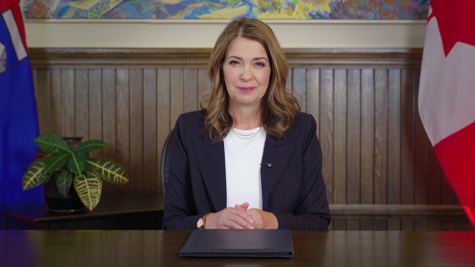 Премиерът на Алберта Даниел Смит казва че неконтролираните нива на