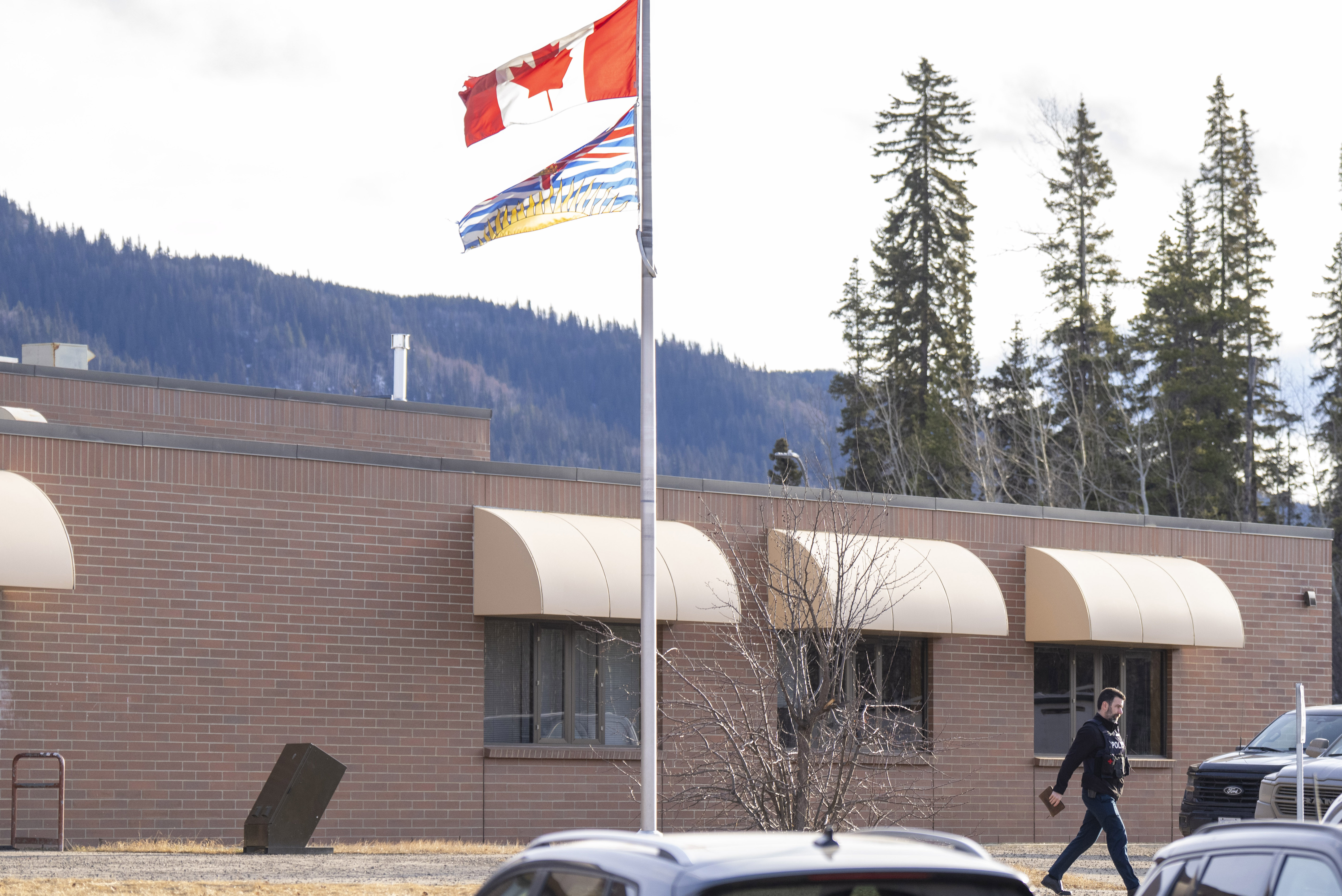 Тъмблър Ридж се подготвя за бдение с Карни, федералните лидери ще пристигнат