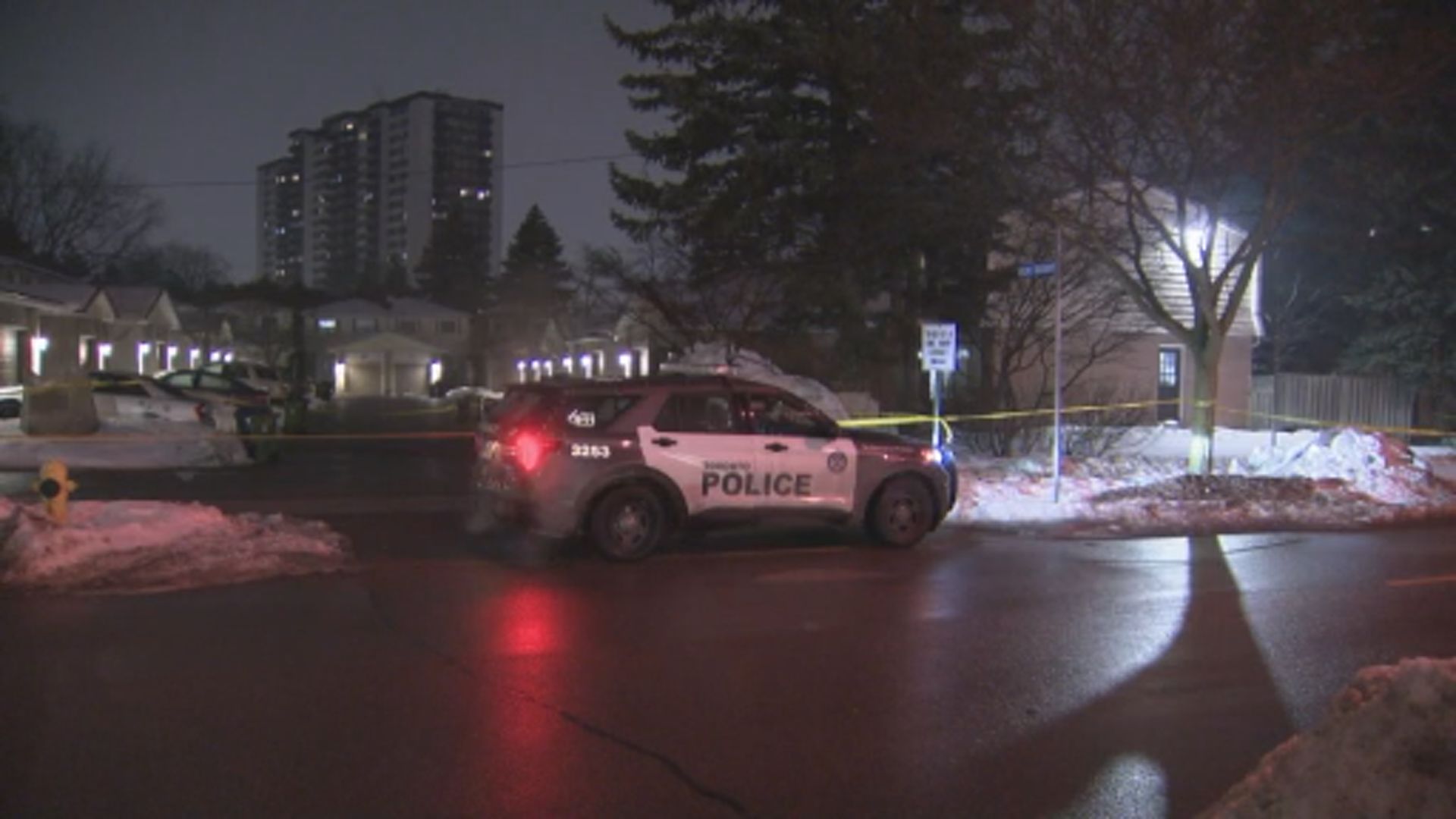 Мъж е арестуван във връзка с тройно намушкване в дома в Торонто