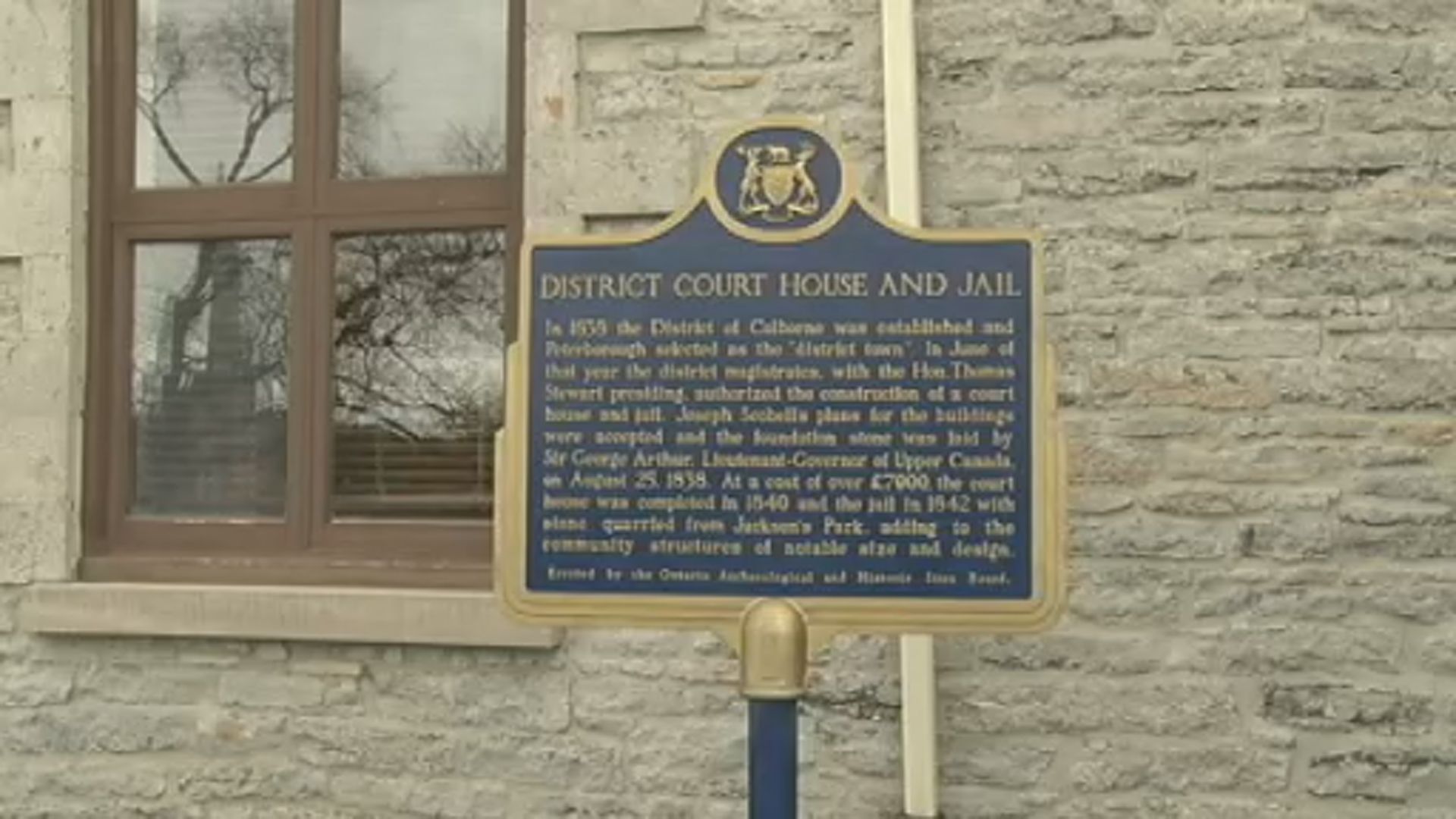 Мъж обвинен в нападение на осъден крадец свидетелства в своя защита