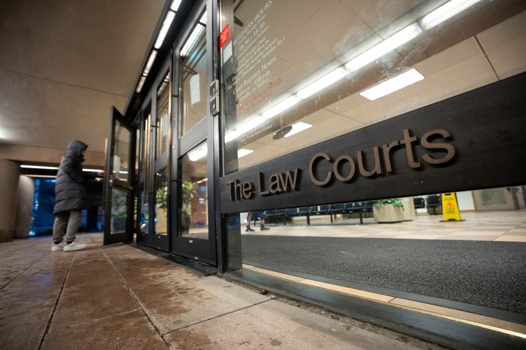 Изслушването за определяне дали мъж обвинен в убийството на RCMP