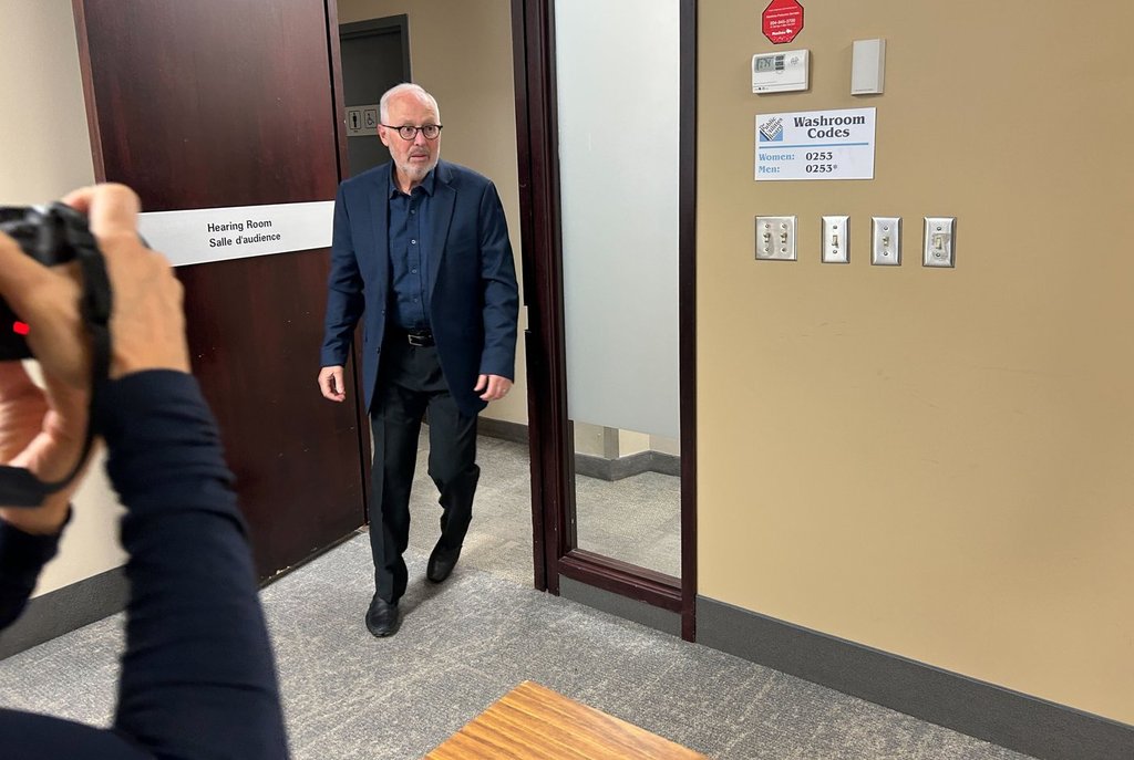 Бившият кмет на Уинипег казва, че е казал на хората да държат разходите по проекта под контрол