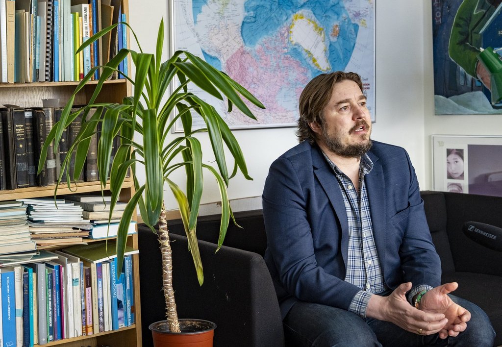 Инуитите гледат към социалния модел на Гренландия, докато Канада се стреми да натрупва военни сили в Арктика