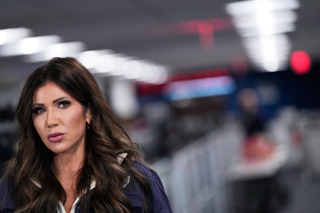 Патовата ситуация около исканията на ICE на демократите може да доведе до спиране на DHS в САЩ