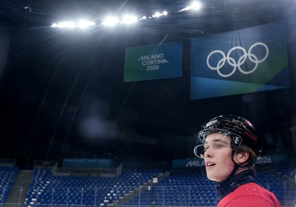 МИЛАН – Маклин Селебрини знае че шайбата е отскочила по