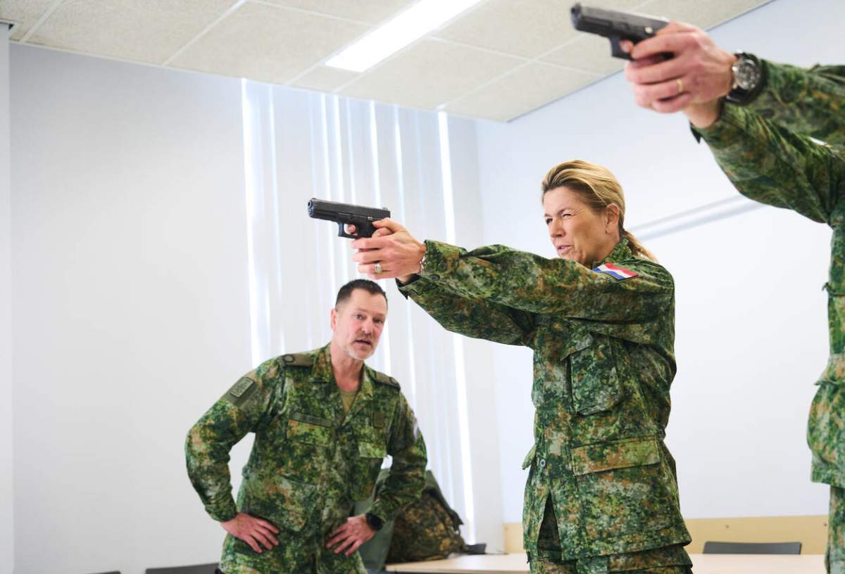 Queen Máxima has begun training as a reservist for the Royal Netherlands Army. She is taking the "Mental Skills" course at the Royal Military Academy, part of the General Military Training (AMO) program that all reservists attend.