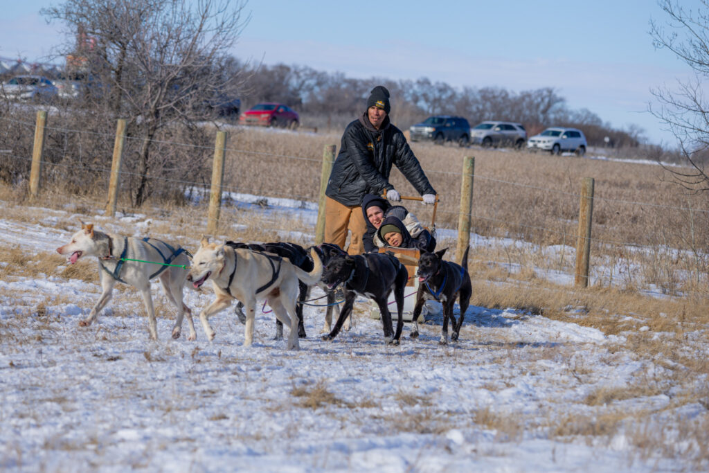 Хиляди семейства се събраха в Wanuskewin за шестия годишен зимен