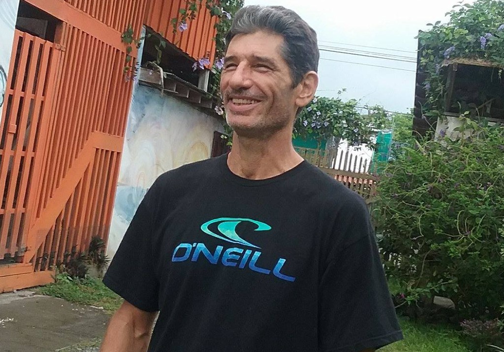 Американският сърфист Кърт Ван Дайк е открит мъртъв в Коста Рика при очевиден грабеж