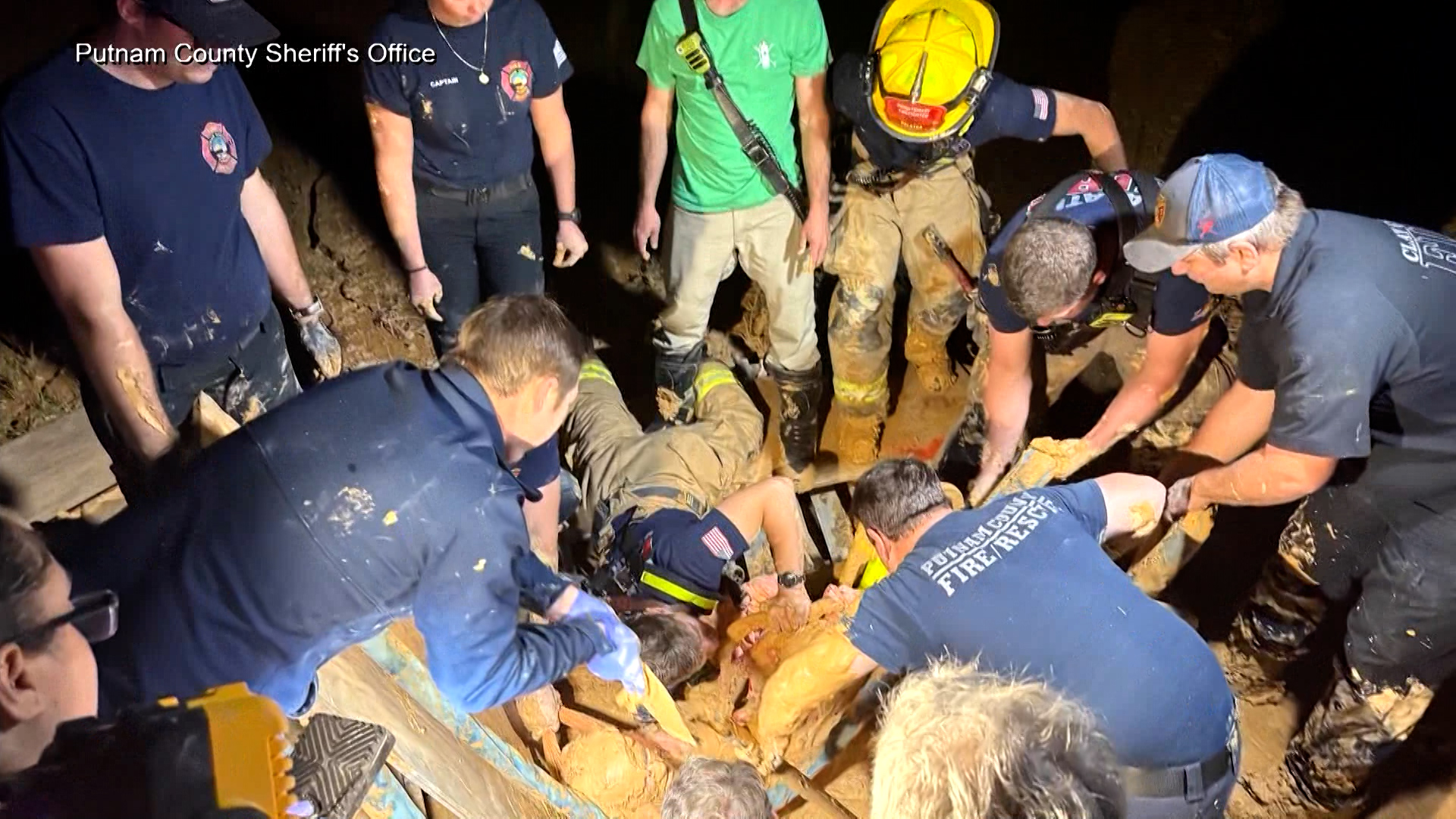 Florida man pulled free after getting stuck in ‘quick sand’ like mud ...