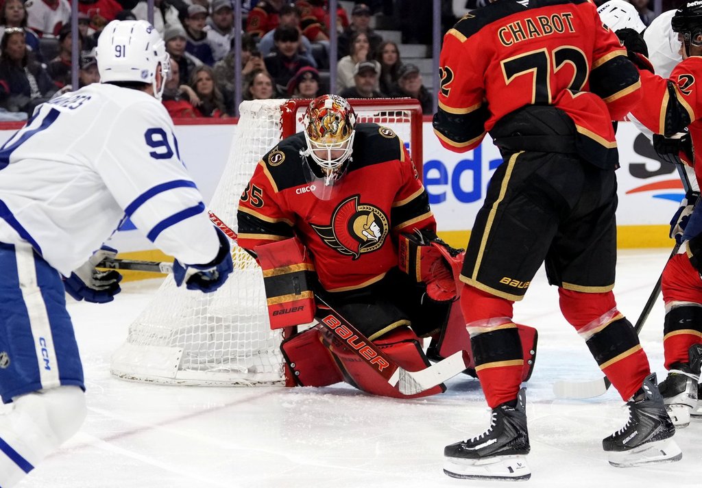 Senators pounce on Leafs early, win 5-2