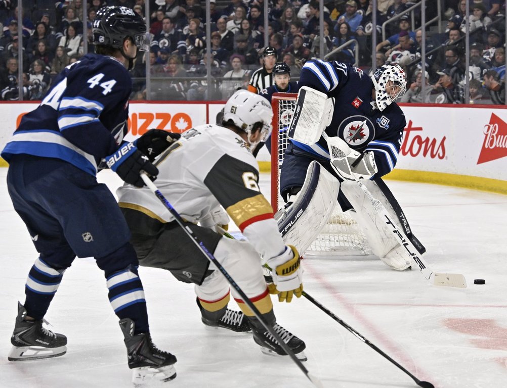 ANALYSIS: Winnipeg Jets maintain poker face as playoff stakes increase