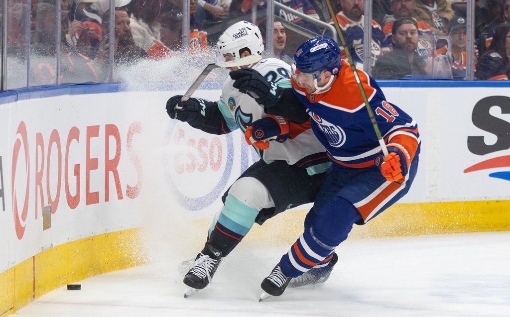 Ingram celebrates birthday with 27-save shutout