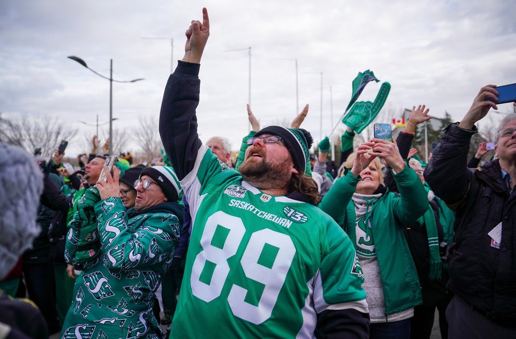 Saskatchewan Roughriders say they’ve received ‘strong response’ to tailgating lottery