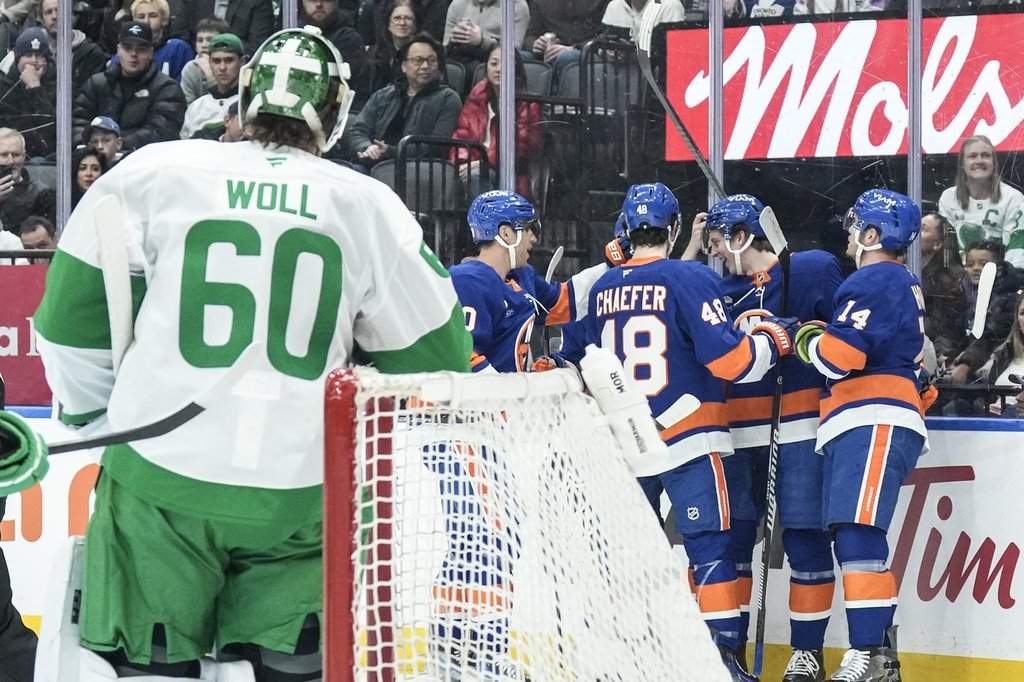 New York Islanders down Toronto Maple Leafs 3-1