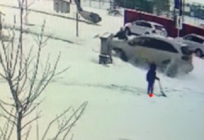 Шестгодишно дете, блъснато от превозно средство, по-късно намерено изоставено в Airdrie