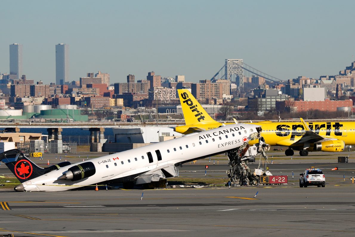 These were the key moments just before deadly Air Canada LaGuardia crash