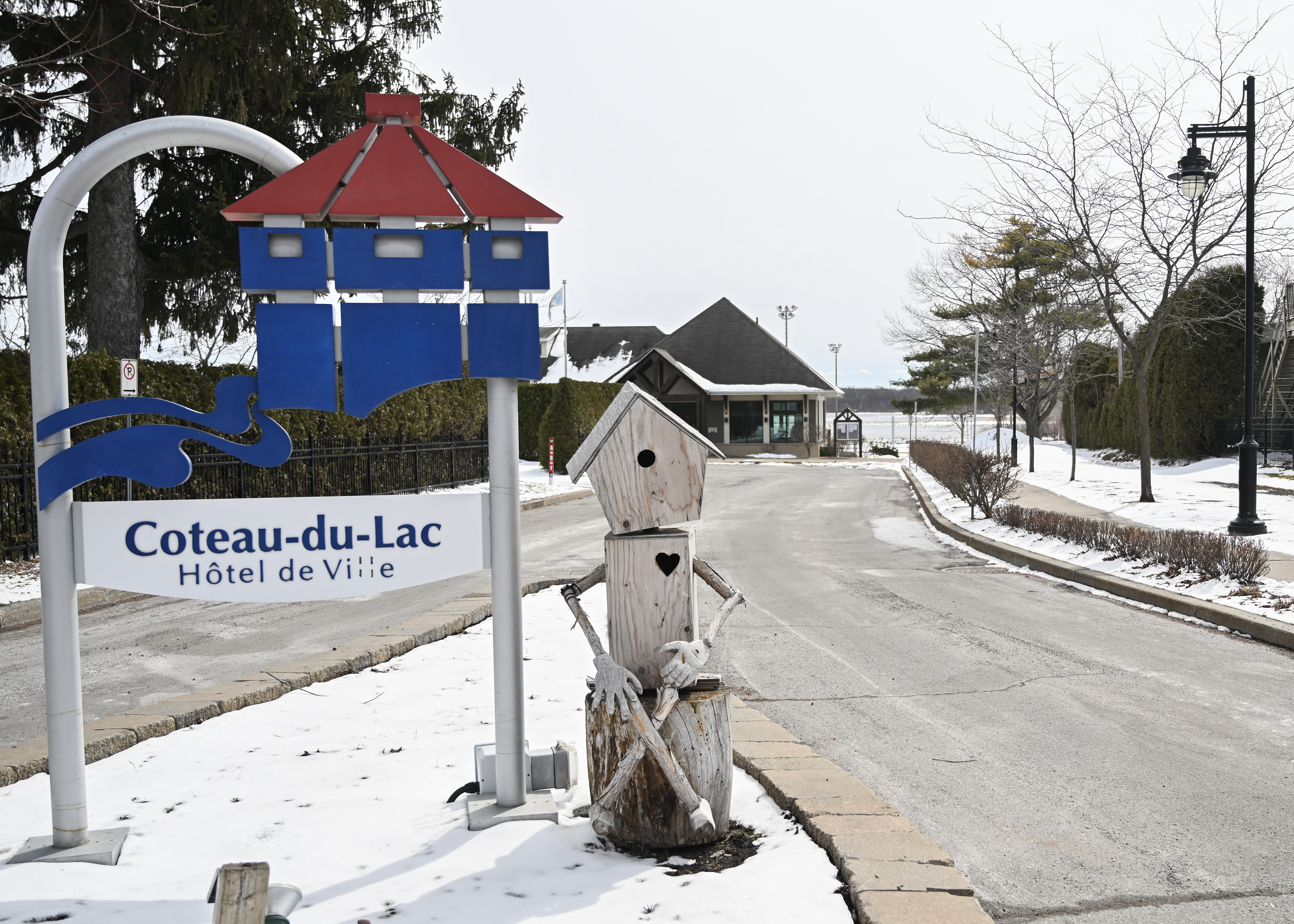 Air Canada crash: Quebec hometown mourns pilot Antoine Forest