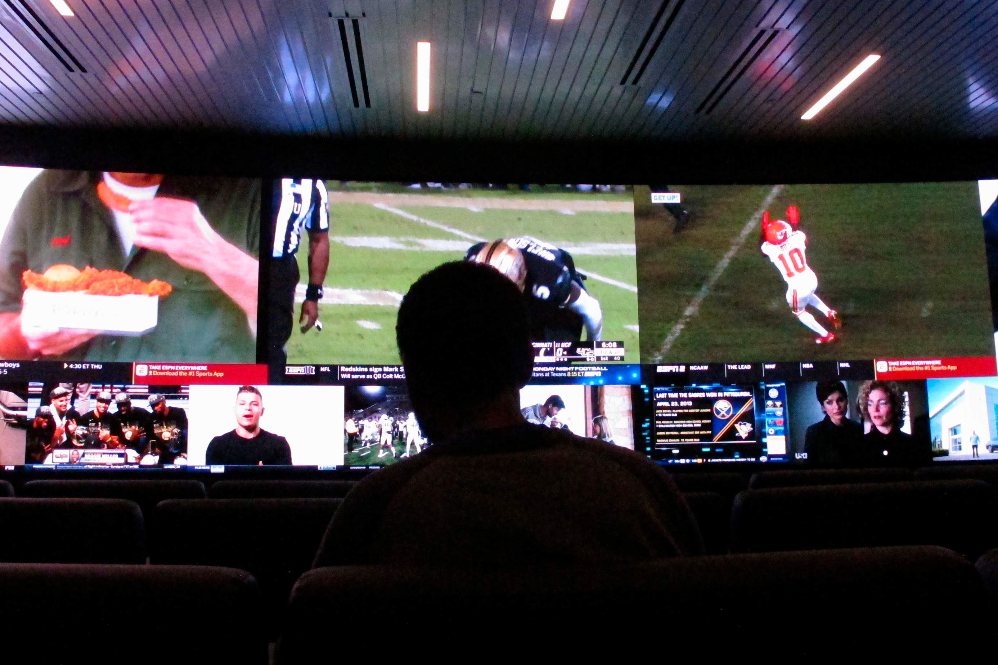 Experts warn surge in online sports betting is drawing teens into gambling