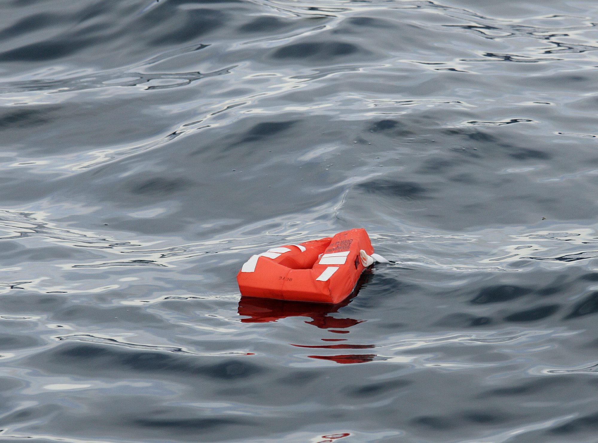 Dead body found in Hamilton, Ont. waterfront, police investigating