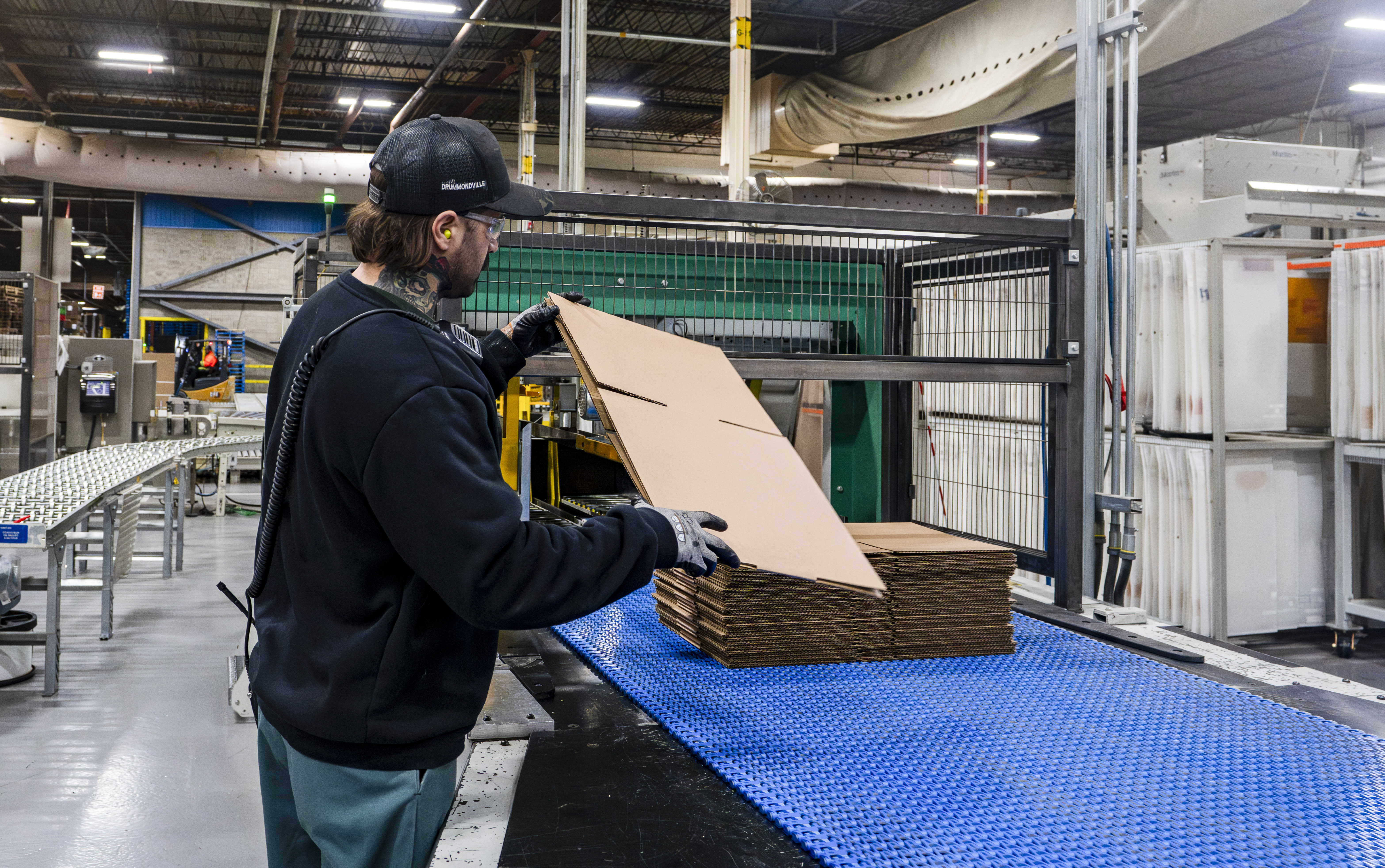 Canada’s economy grew slightly at 0.1% in January