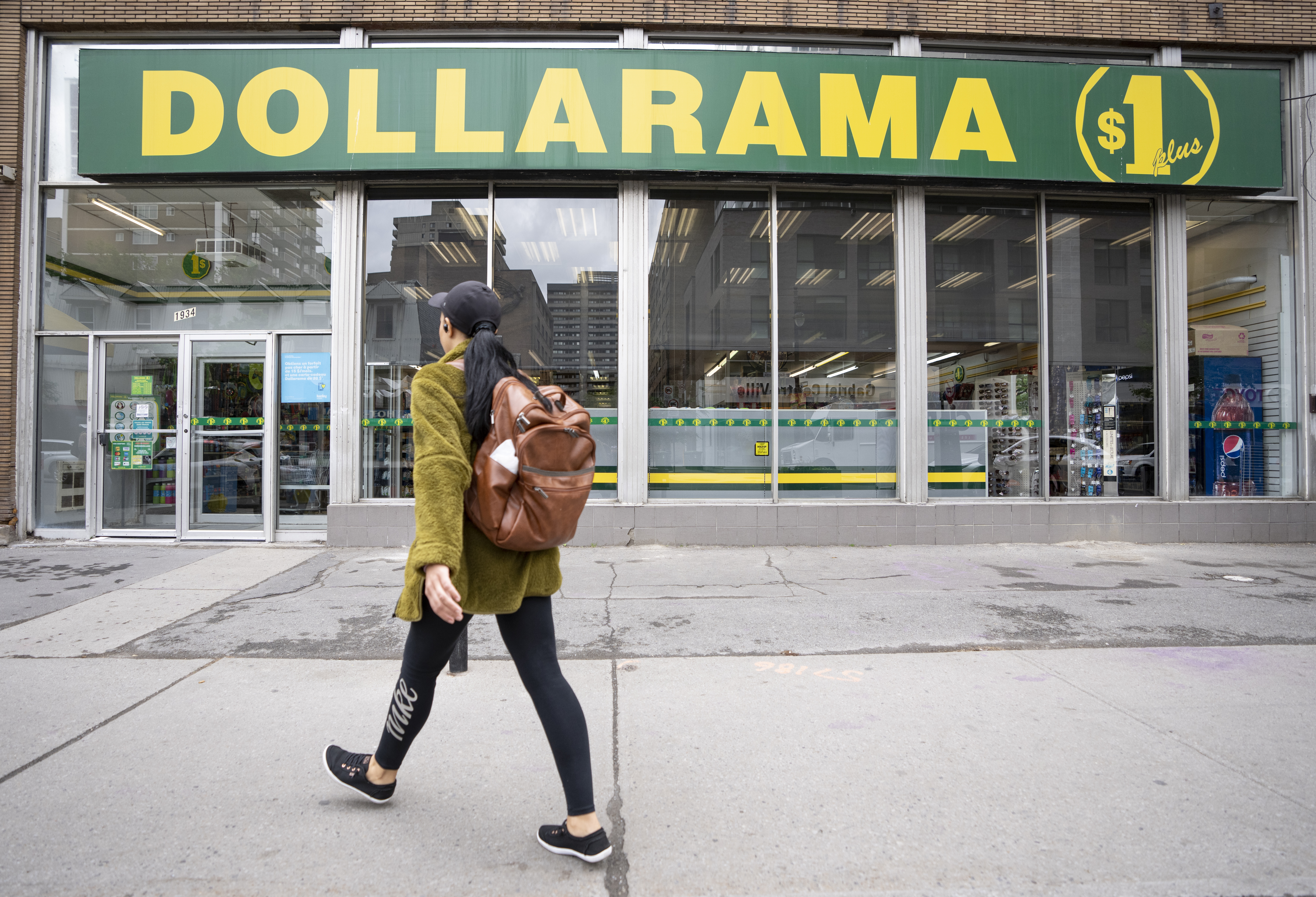 Dollarama forecasts slower sales growth as global outlooks turn ‘cautious’