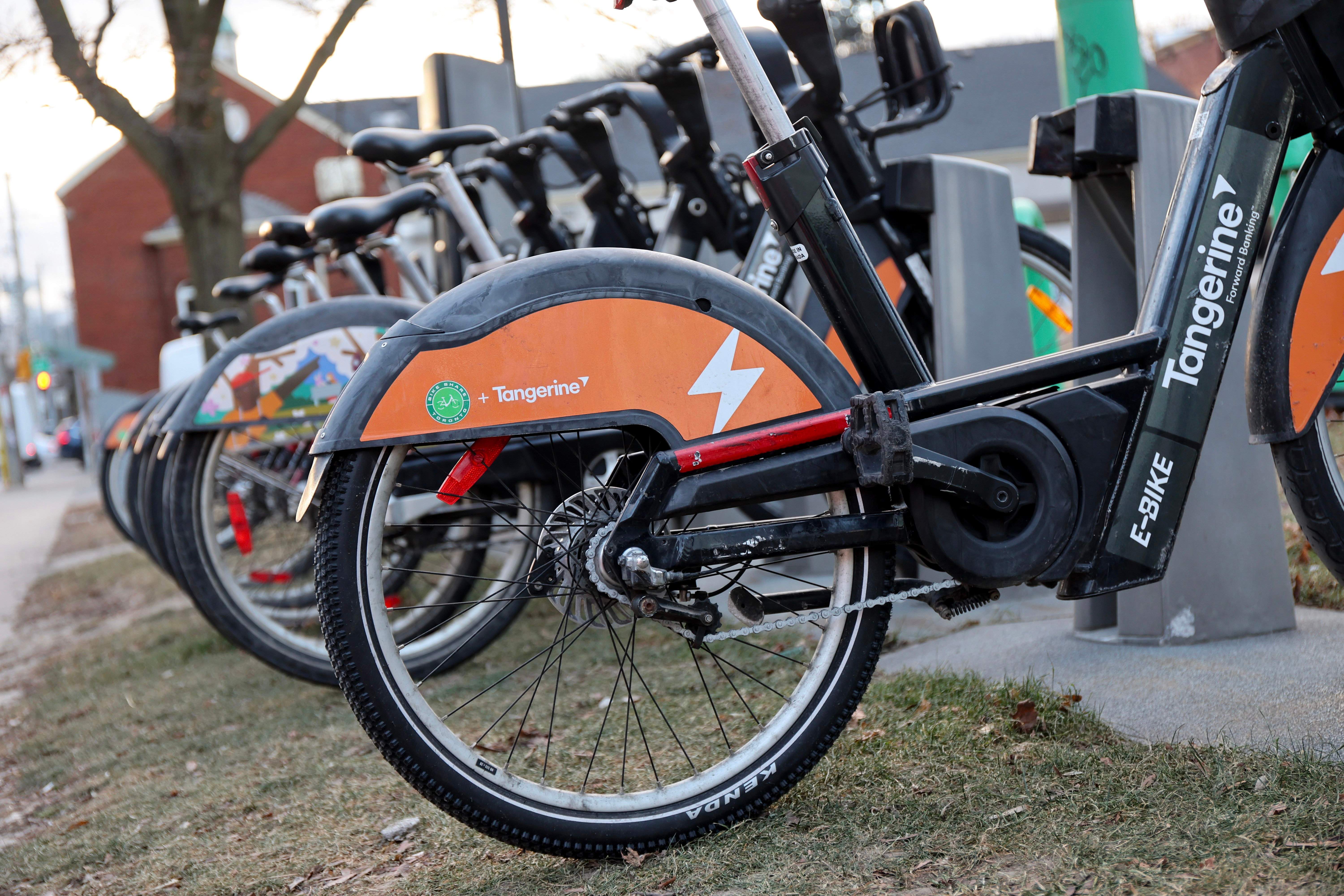 Bike Share Toronto deploying more e-bikes, docks as revenue ‘scaling faster than costs’
