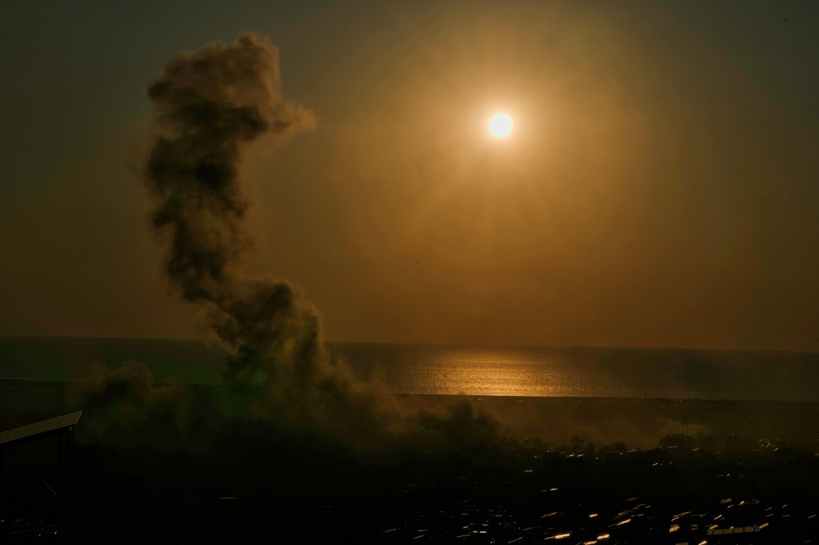 U.S. says 140 troops injured in Iran war as both sides sharpen threats