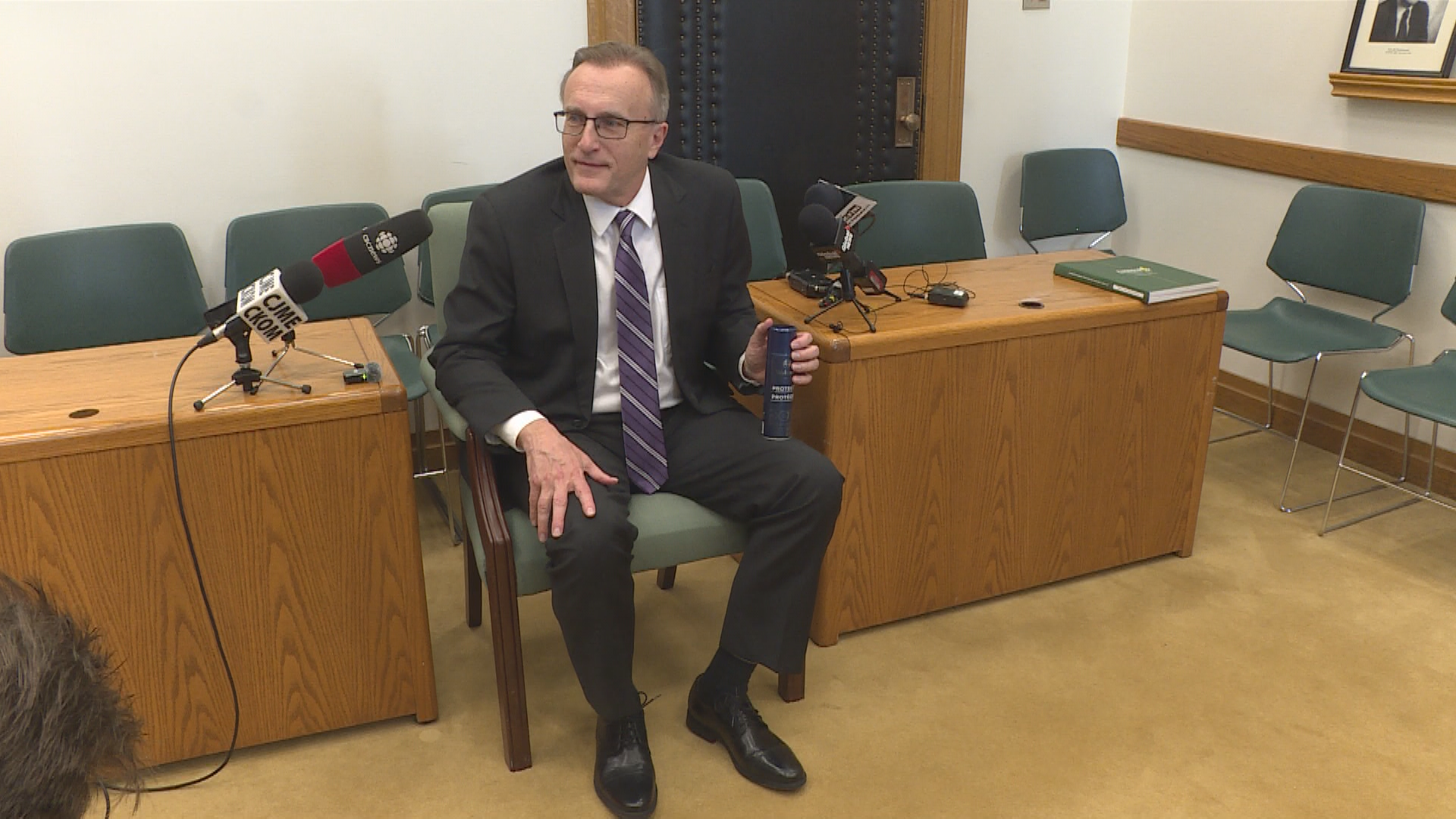 O Ministro das Finanças de Saskatchewan diz que o orçamento deficitário visa proteger os serviços provinciais O Ministro das Finanças de Saskatchewan diz que o orçamento deficitário visa proteger os serviços provinciais
