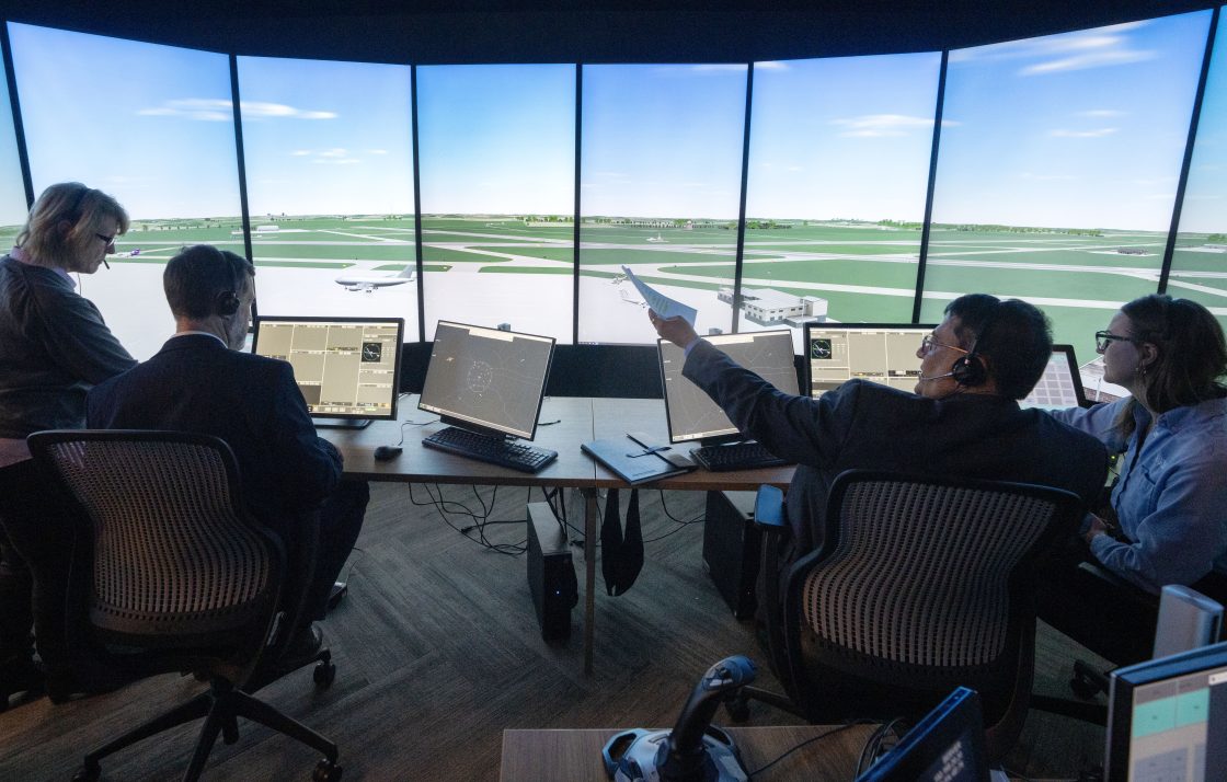 More air traffic controllers retiring than new ones being hired: expert