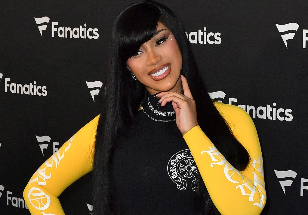 Cardi B calls out Canadian fans for not selling out Hamilton show
