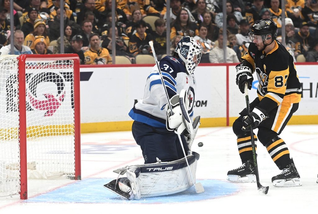 Jets lose to Crosby and the Penguins 5-4 in shootout