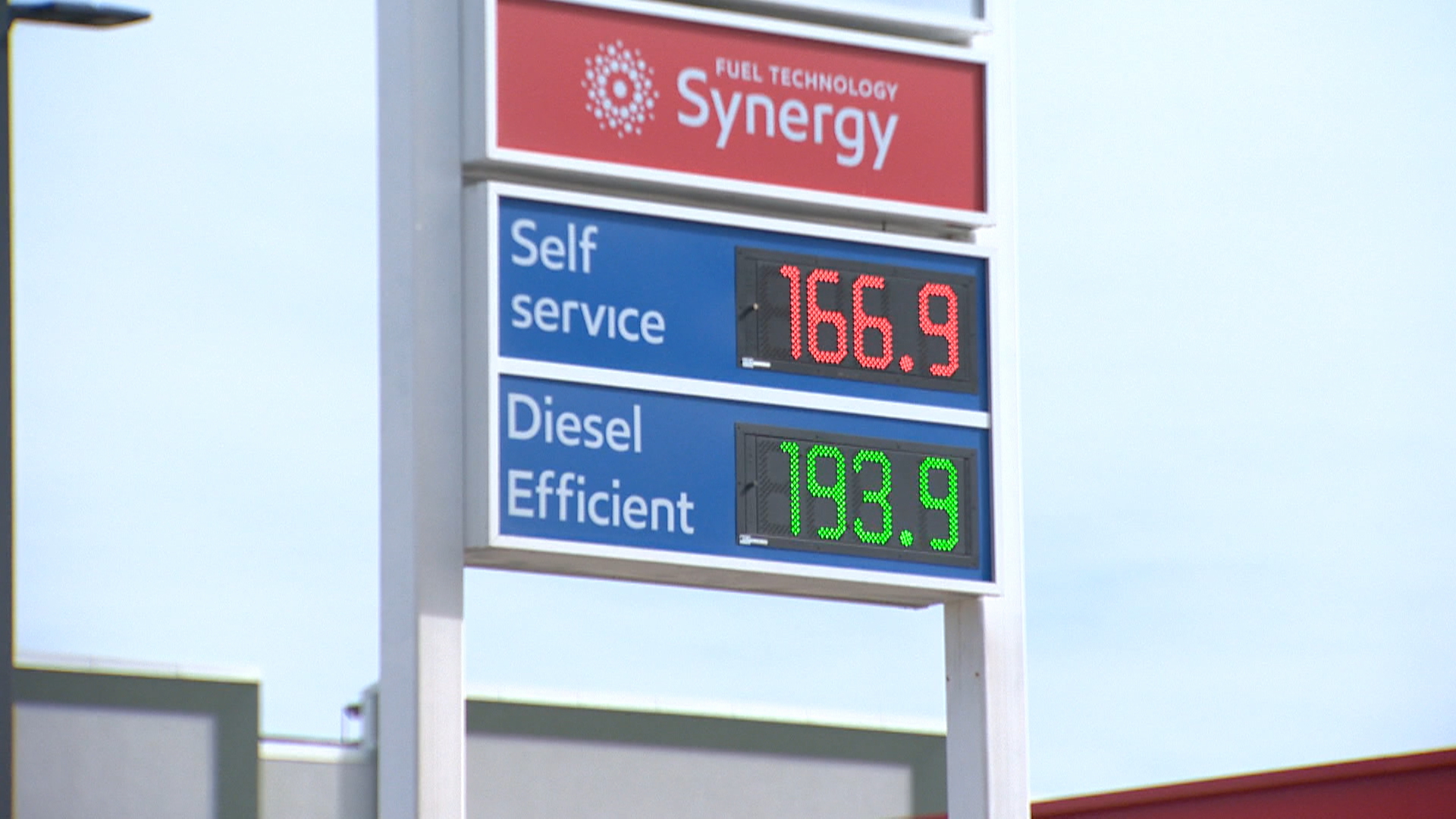 Alberta residents, small business owners struggle with soaring gas prices