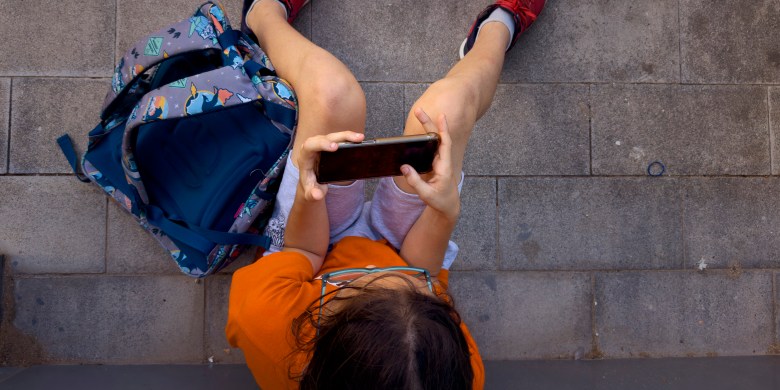 Should Canada ban youth from social media? 75% say yes in new poll
