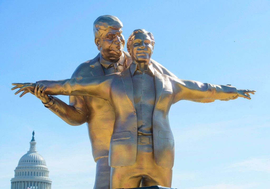 ‘Titanic’-inspired statue of Trump and Epstein appears on D.C. National Mall