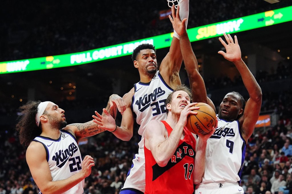 Achiuwa, DeRozan lead Kings past Raptors 123-115